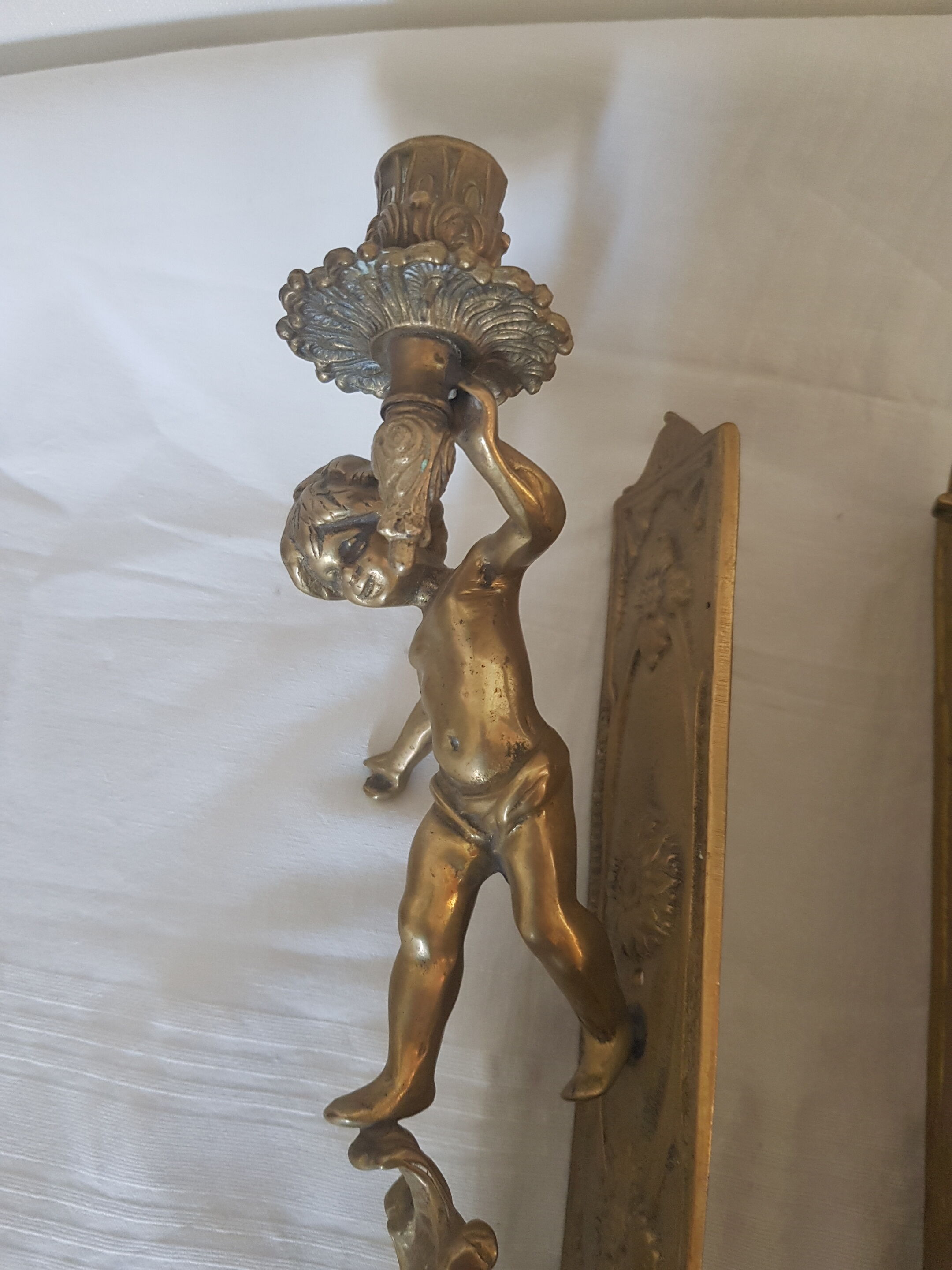 Pair of candlesticks in bronze