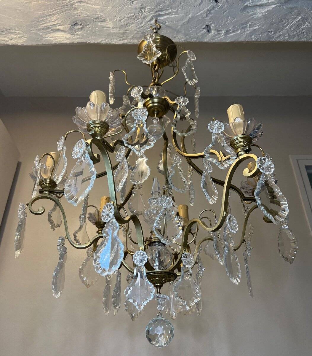 Louis XV style chandelier with pendants