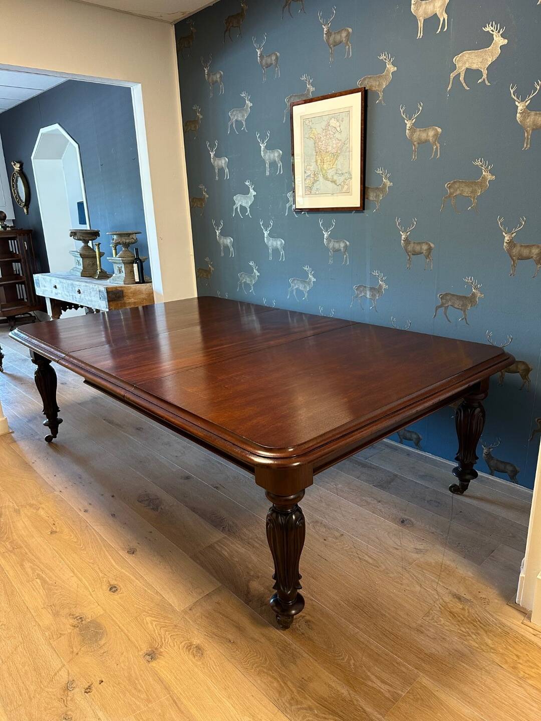 Grande table à manger antique