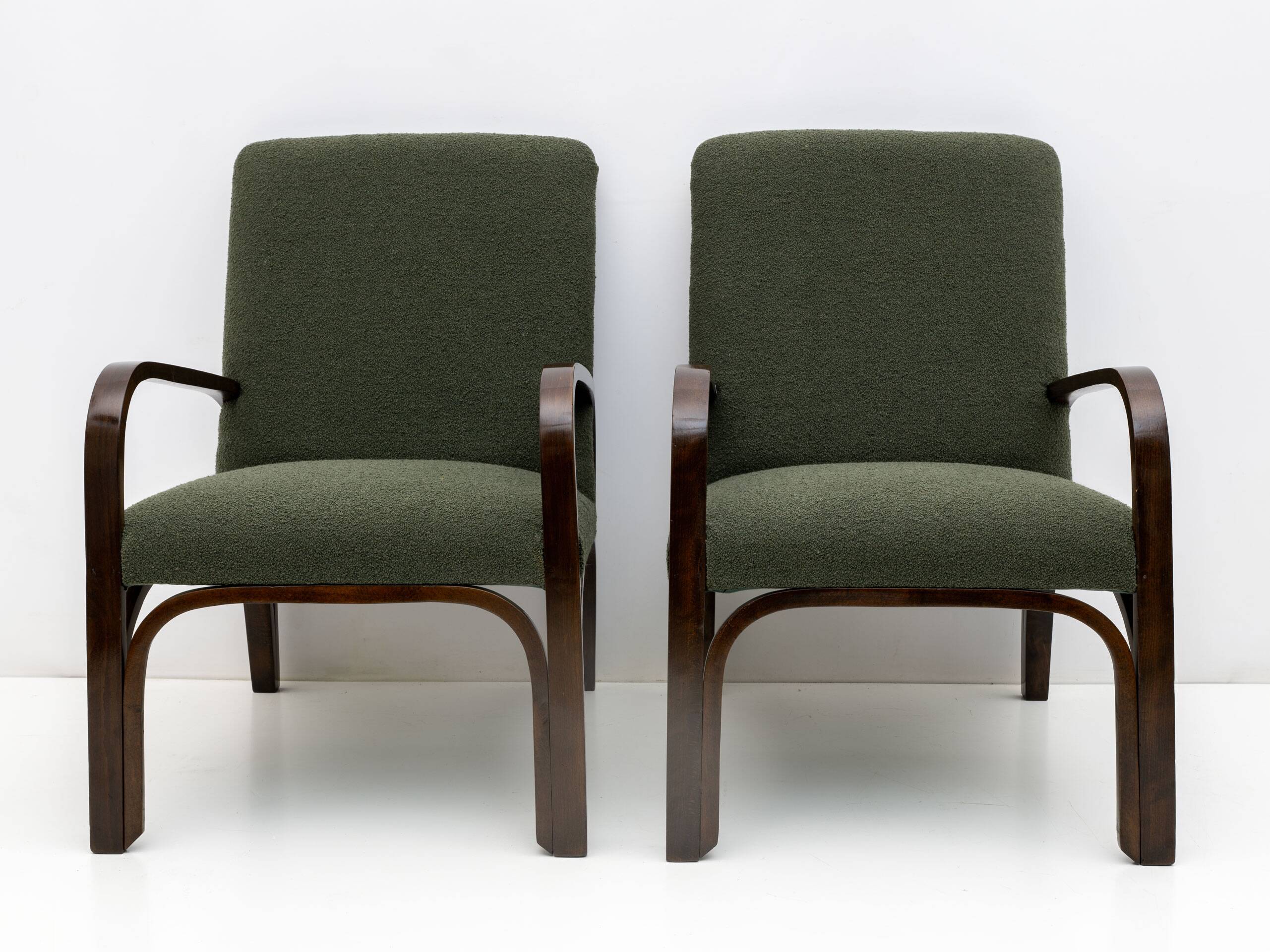 Ensemble Art Déco italien Bouclè vert composé de deux fauteuils et d'un petit canapé, années 1930