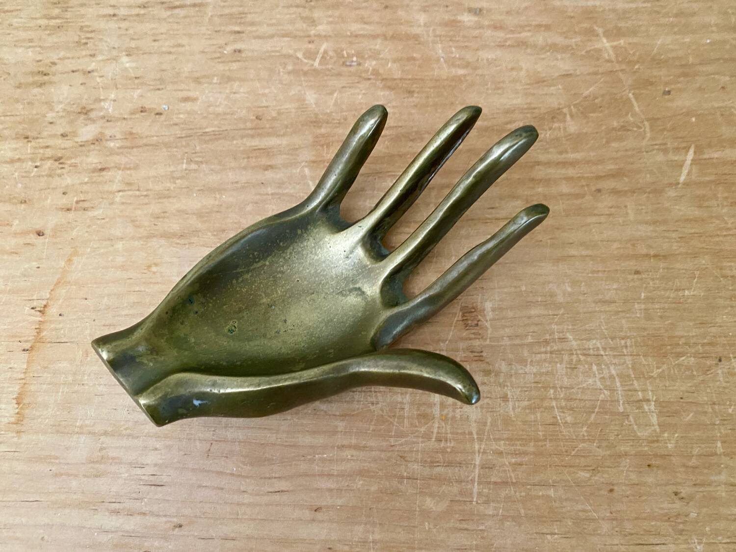 Ashtray brass hand