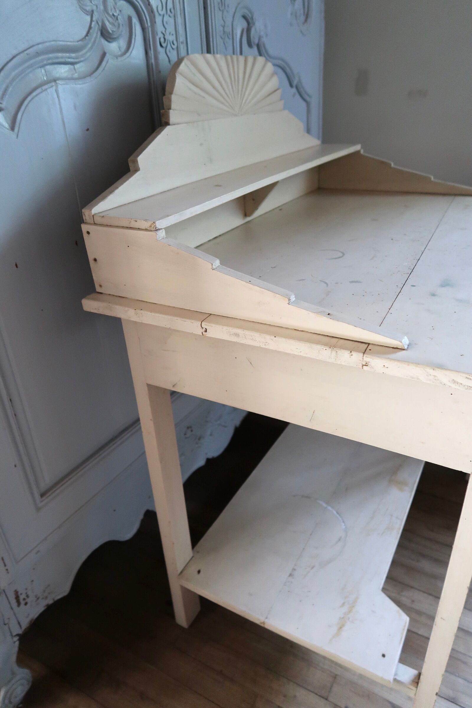 Art deco vanity desk