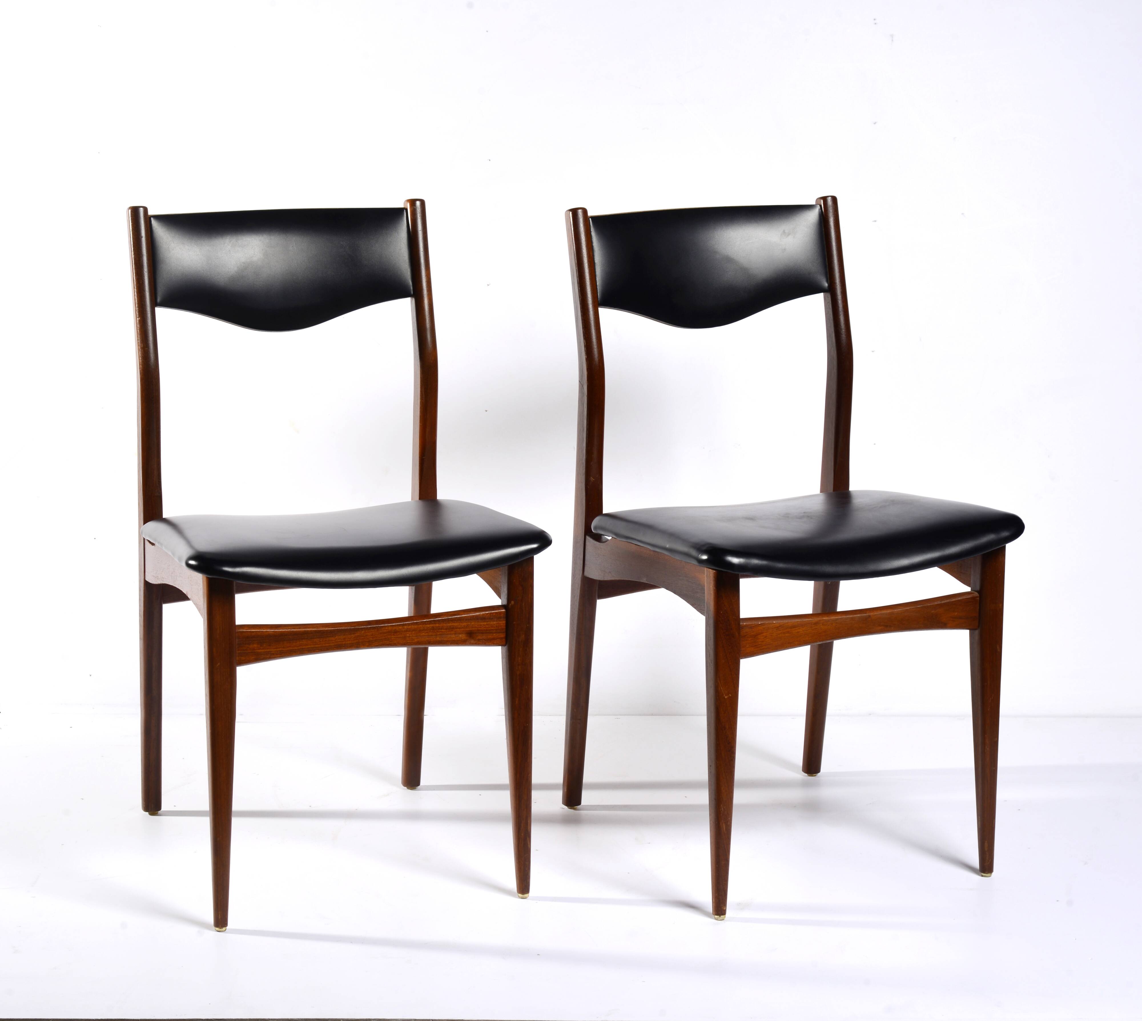 Paire de chaises teck et skaî