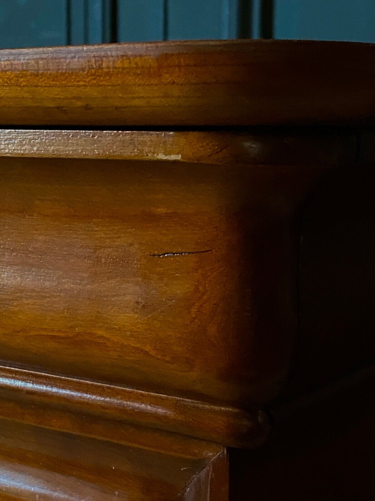 Commode en merisier 3 tiroirs XXe style Louis Philippe