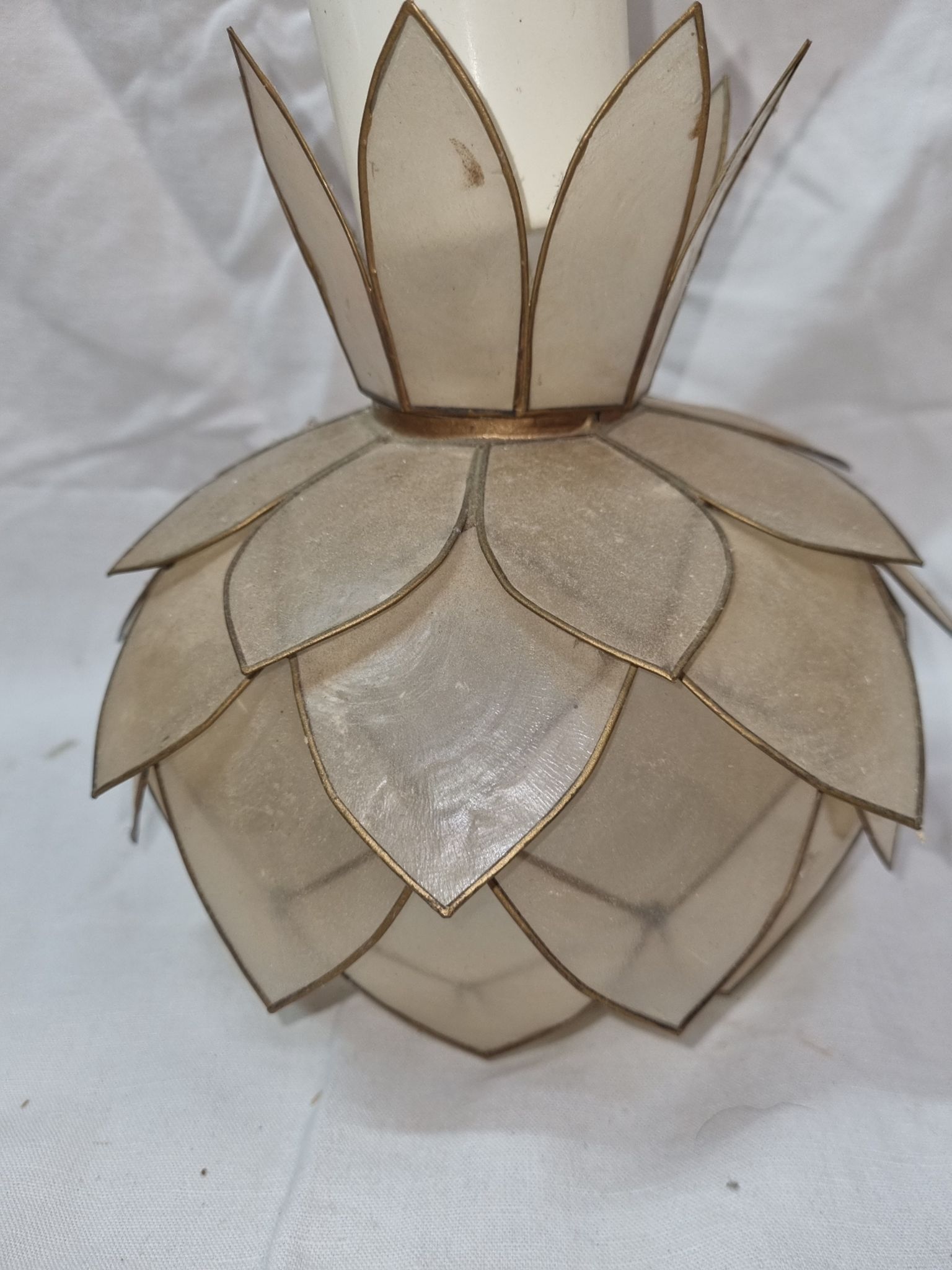 Suspension fleur de lotus en nacre de 1970