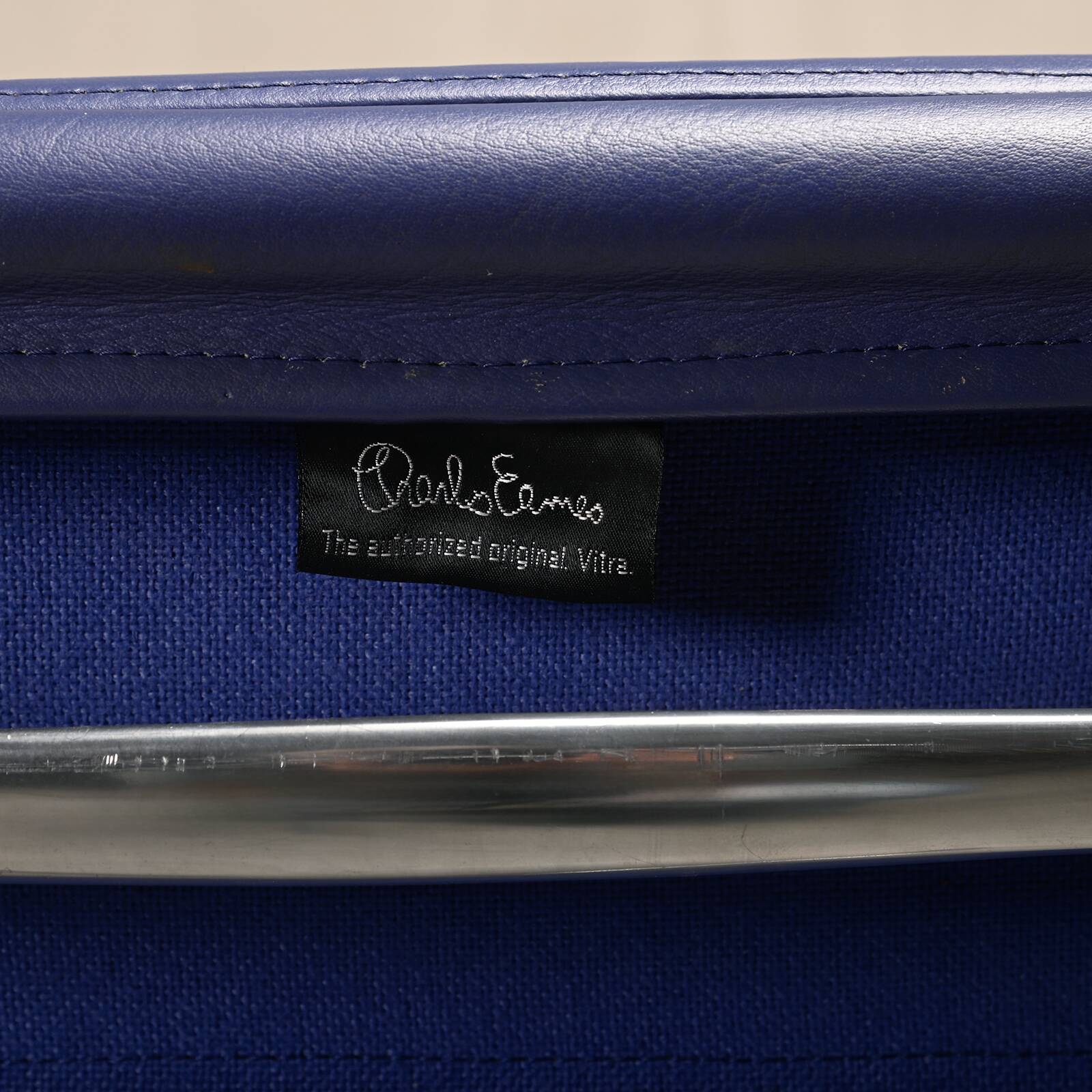 Charles & Ray Eames EA208 Chair in polished aluminum and Indigo blue leather