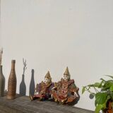 Paire de poupées birmanes en bois, perles et tissus