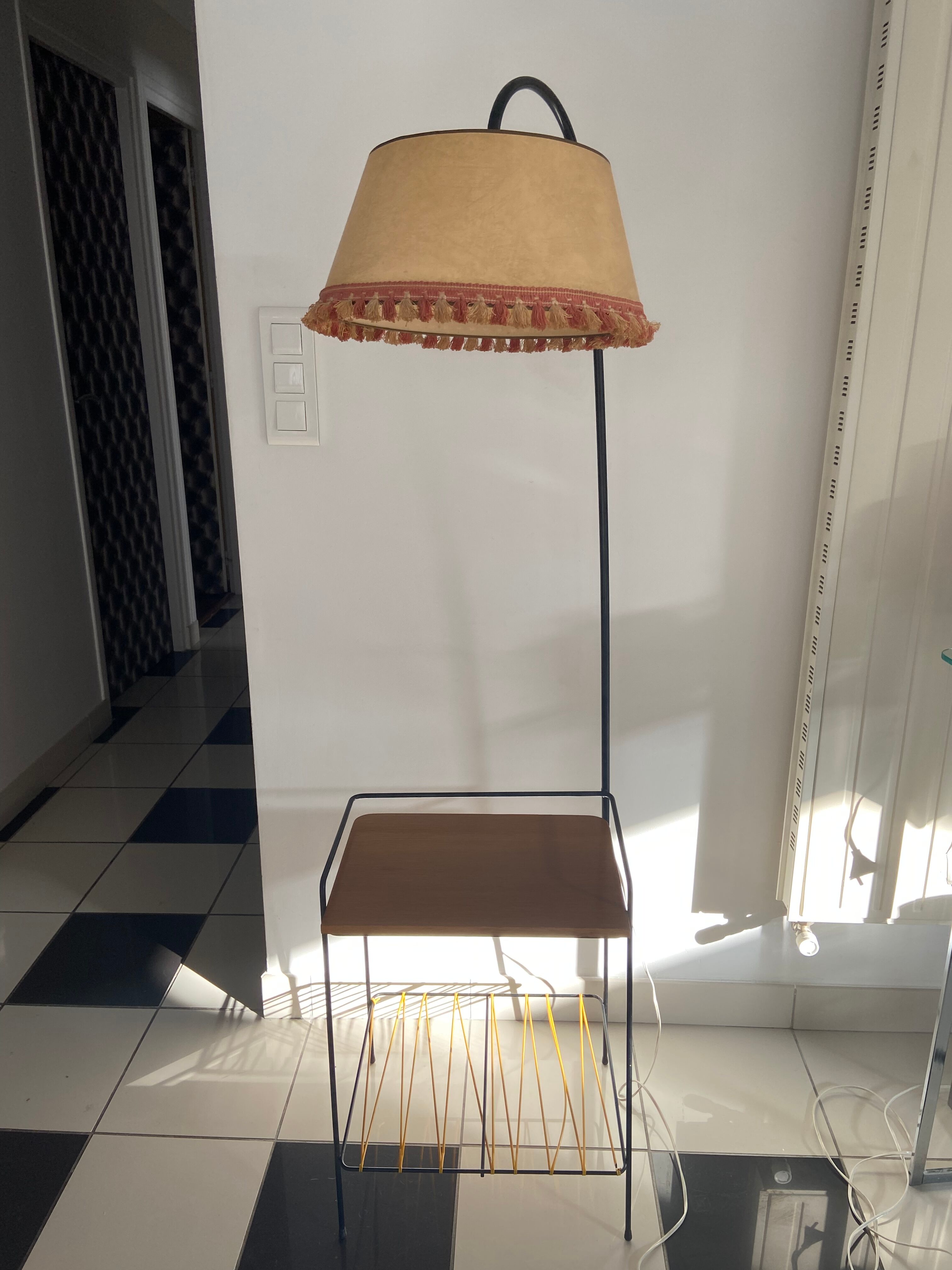 Floor lamp