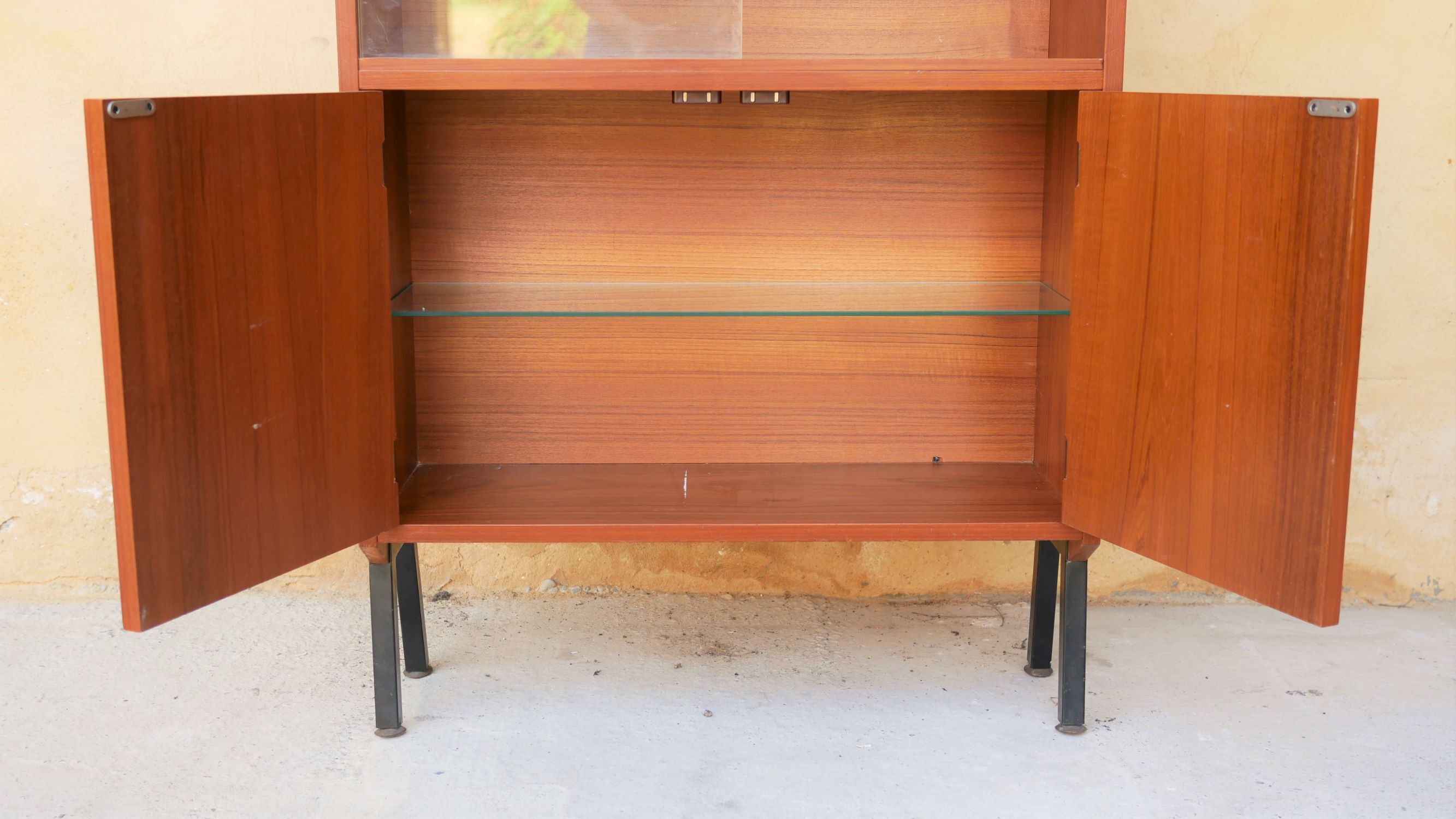 Library showcase by René-Jean Caillette for Charron editions