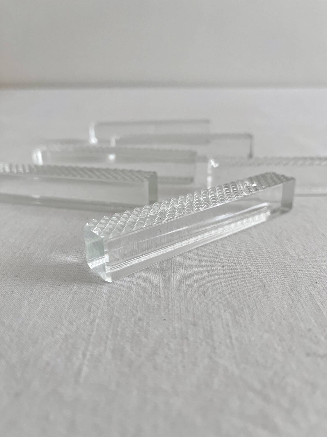 6 crystal knife rests with diamond point