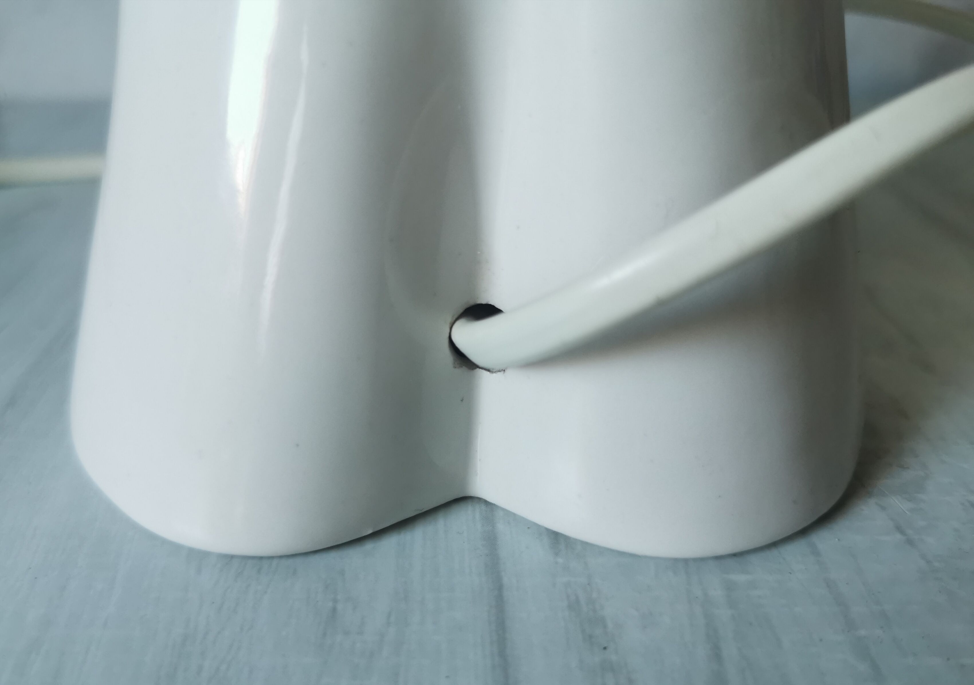 White ceramic hand lamp