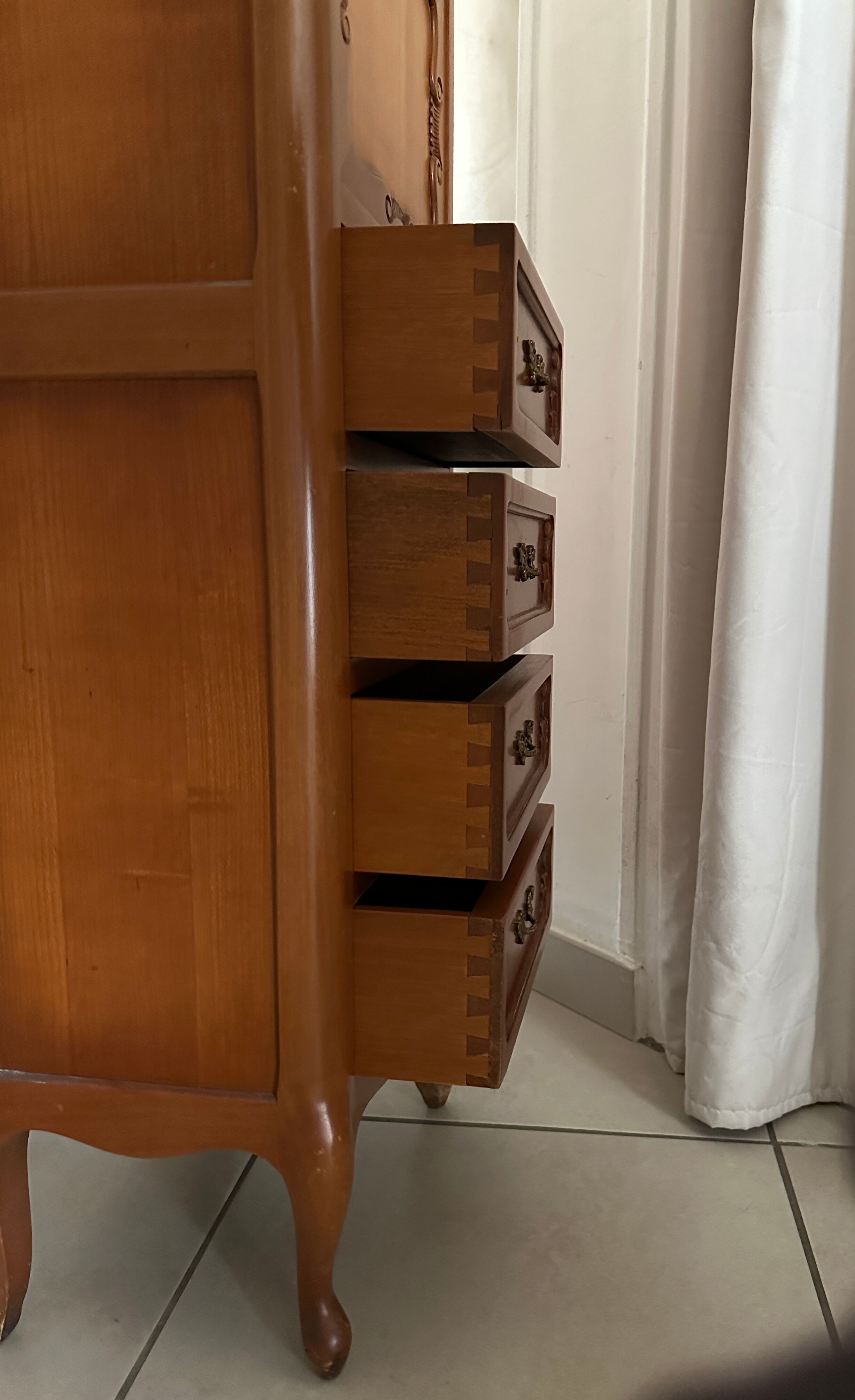 Small cabinet column secretary