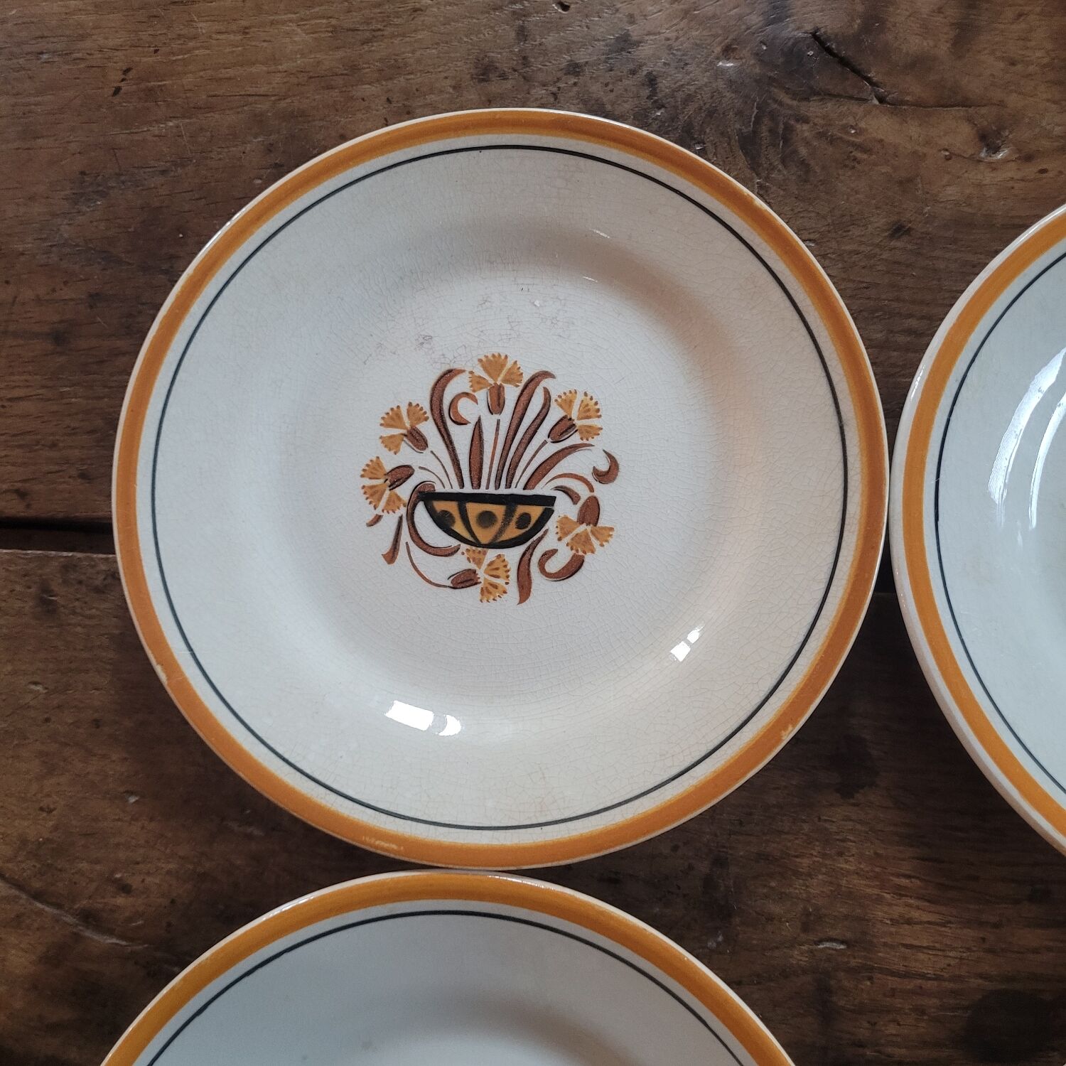 6 assiettes à dessert faïence de Montereau - Décor floral, circa 1950-