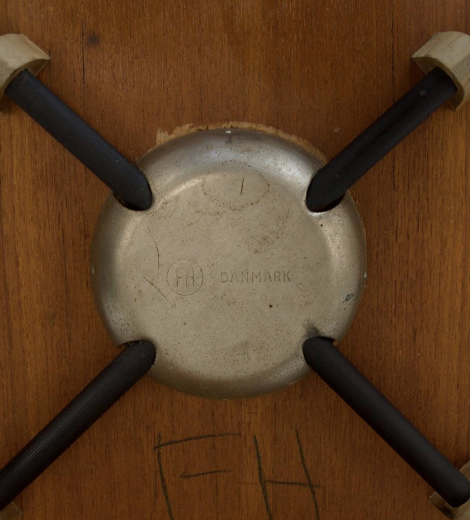 Model 3107 Dining Chairs In Teak By Arne Jacobsen For Fritz Hansen.