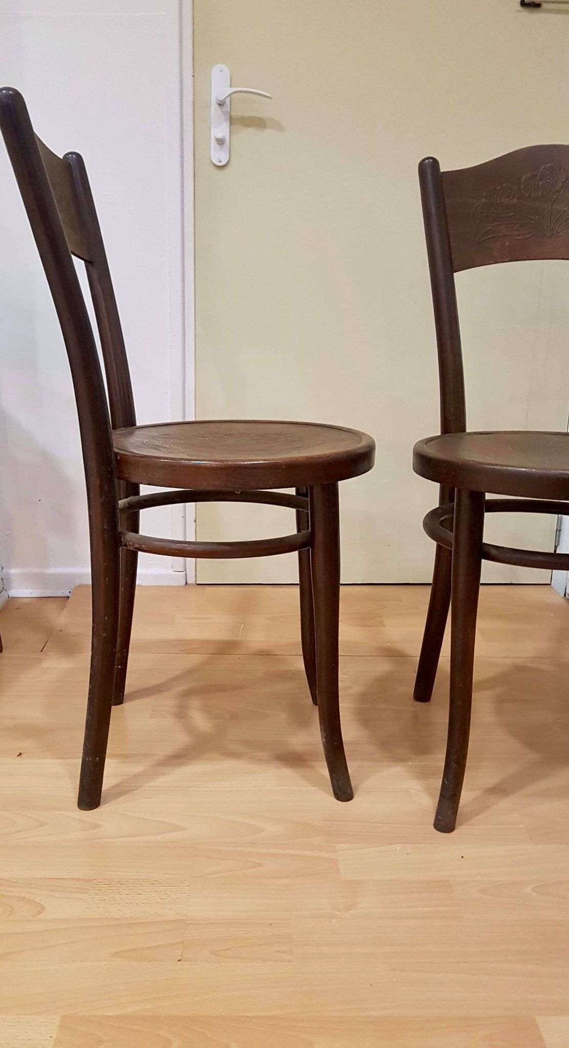 Lot of 2 Thonet chairs