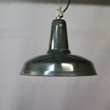 Workshop pendant light in enamelled sheet metal