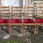 Round wooden table with 1 integrated extension + 6 wooden and fabric chairs