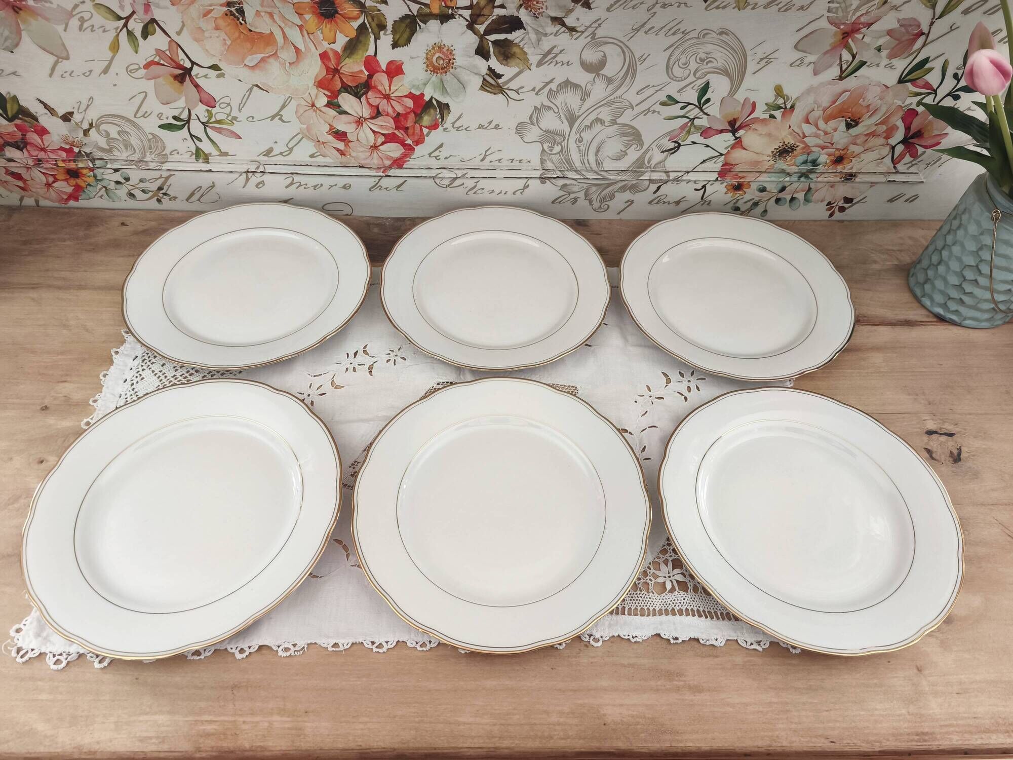 Set of 6 flat plates in fine white Bohemian porcelain with a gold rim.