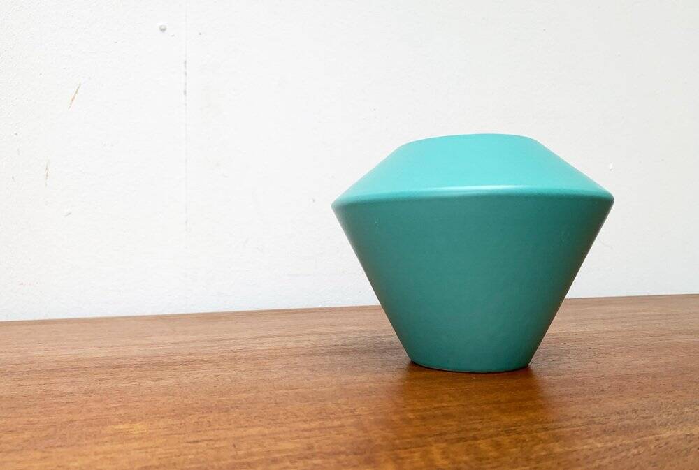 Minimalist ceramic vase from the Asa collection, 1980s.