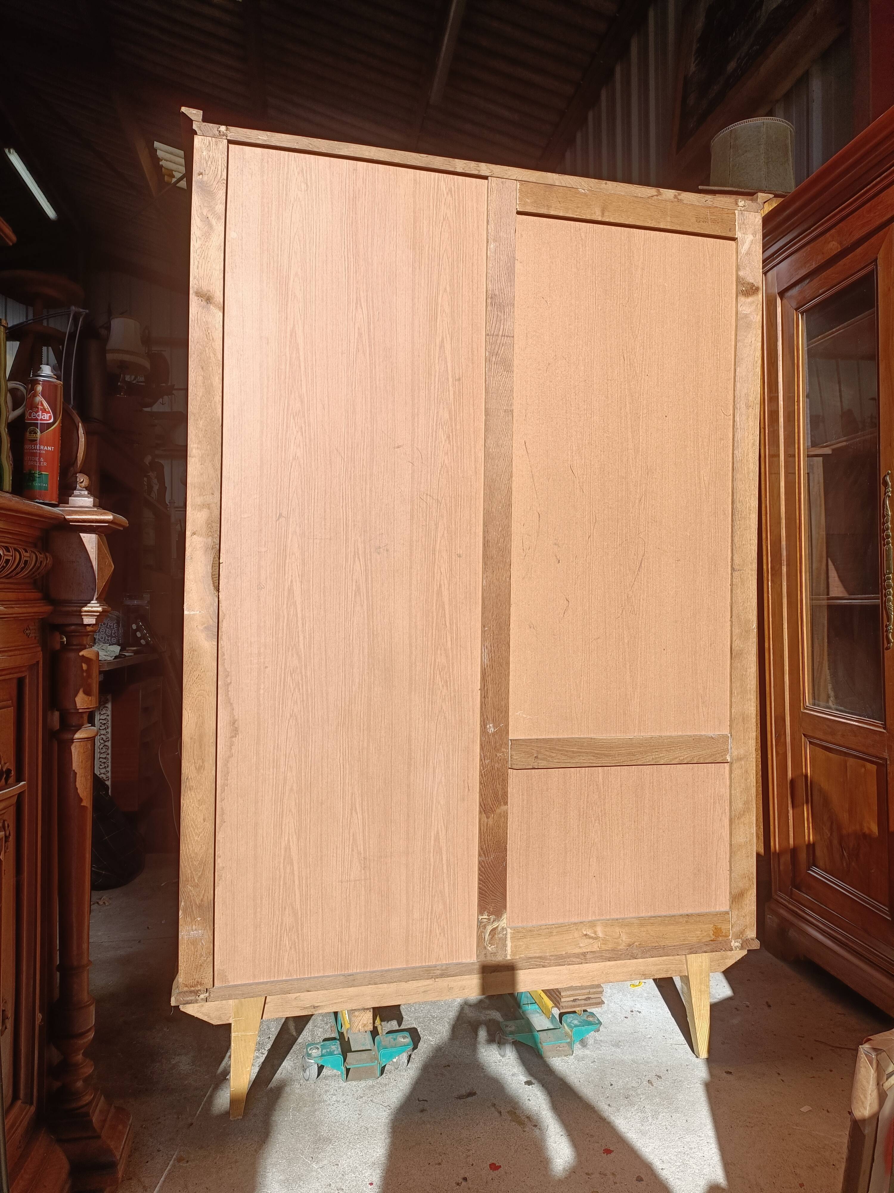 Wardrobe years 50 feet compass