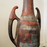 Ancient Kabyle amphora in terracotta.