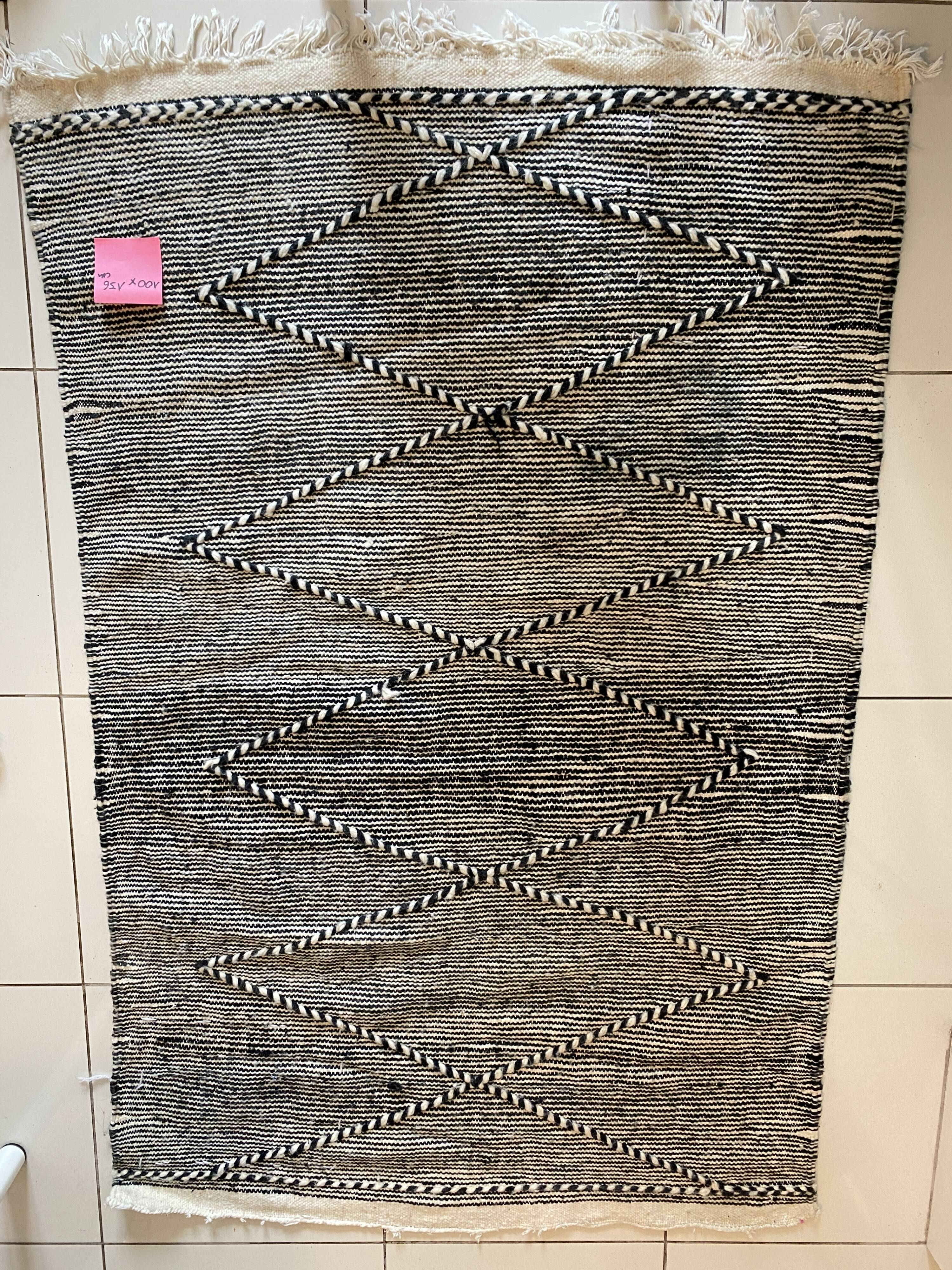 Tapis Kilim laine noir et blanc marocain