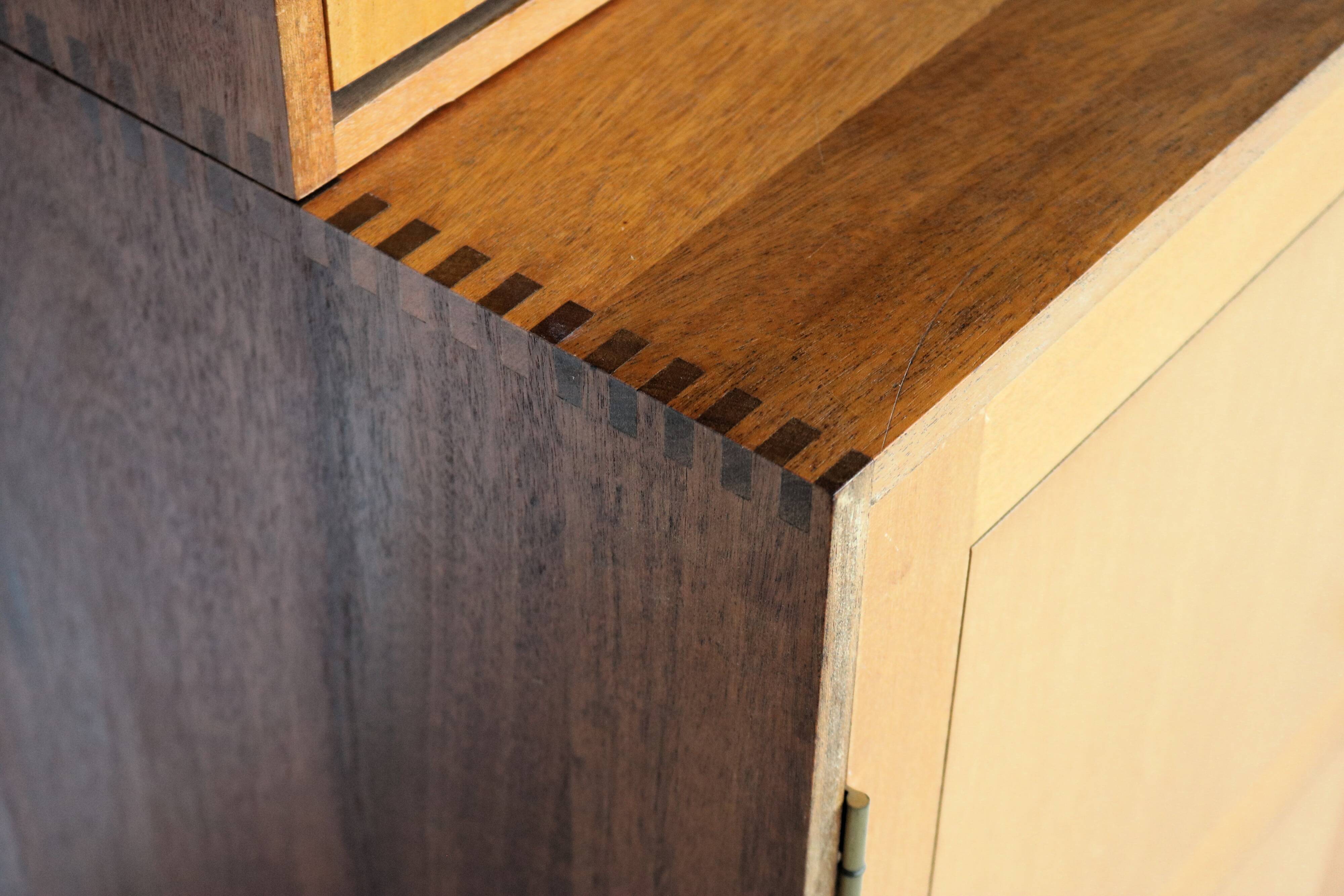 vintage wall cabinet | display cabinet | C. Hvidt