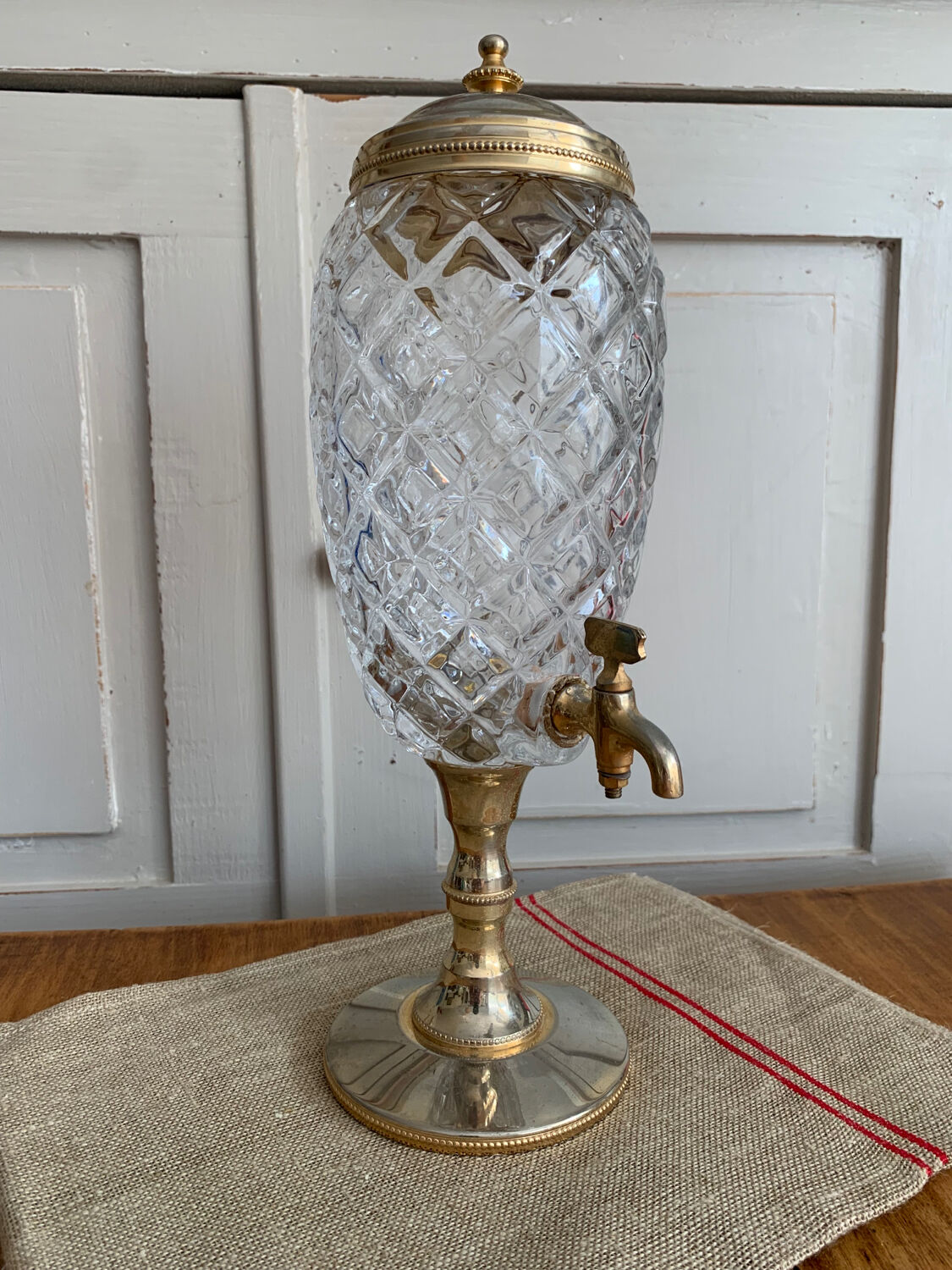 Crystal whisky absinthe fountain