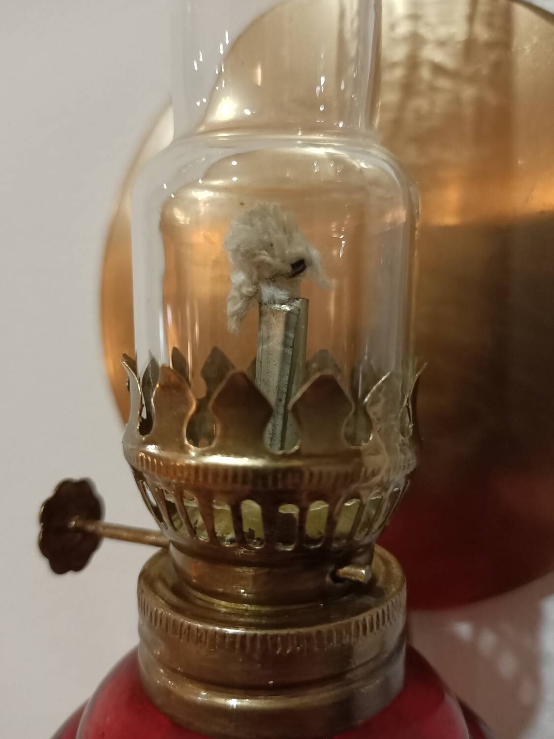 Lampe à pétrole murale