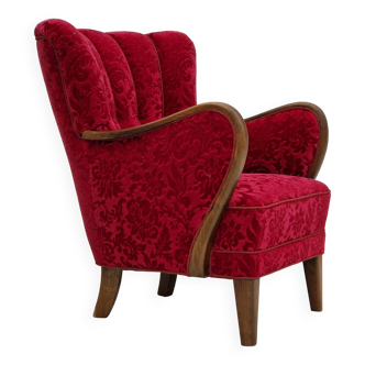 Années 1960, design danois, fauteuil en tissu rouge cerise, très bon état d’origine.