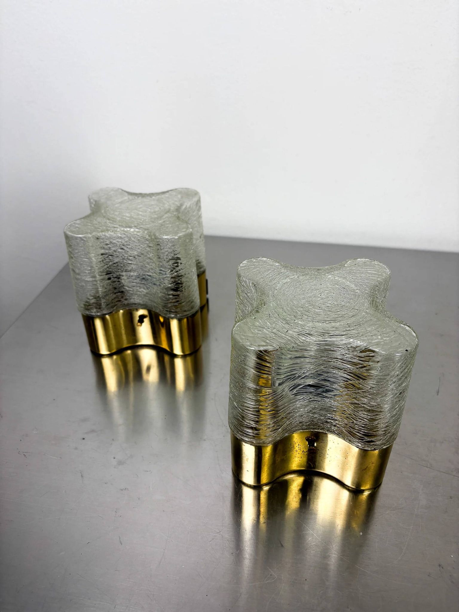 Pair of Gaetano Sciolari for Lightolier wall sconces, Murano frosted glass, Italy 1970s