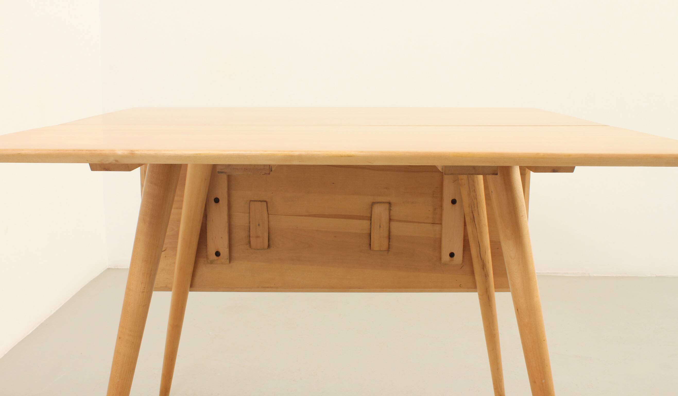 Dining table with drop leaves by Planner Group by Paul McCobb, 1950s