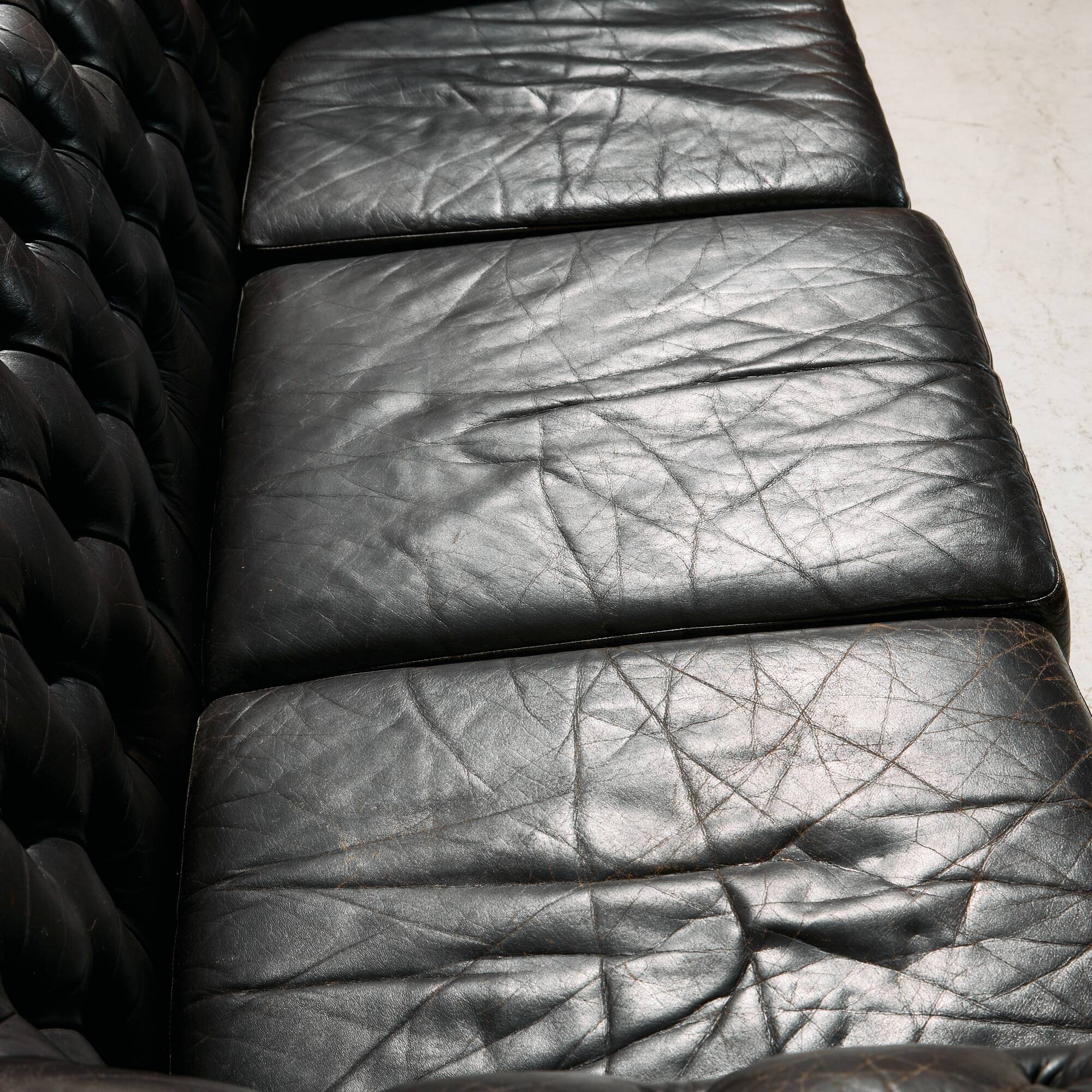 Chesterfield-style leather sofa set, set of 3