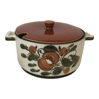 Porcelain tureen stamped boch la louvière, belgium, model argenteuil (70s)