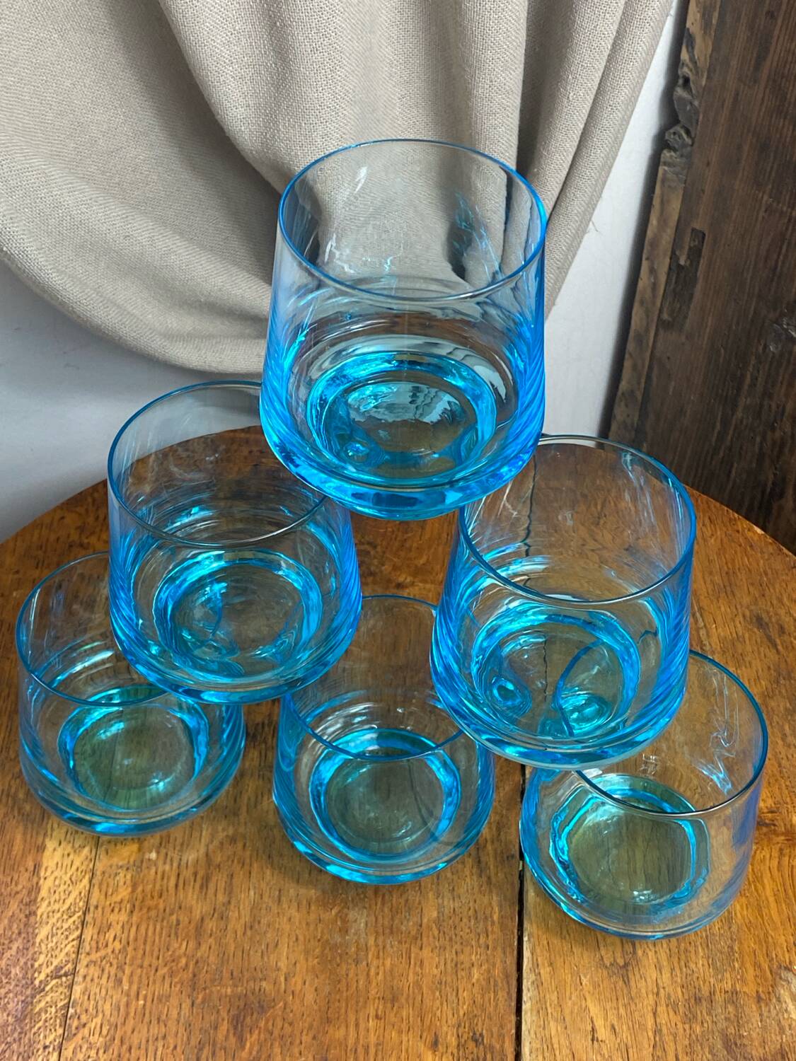 Six verres en verre bleu turquoise