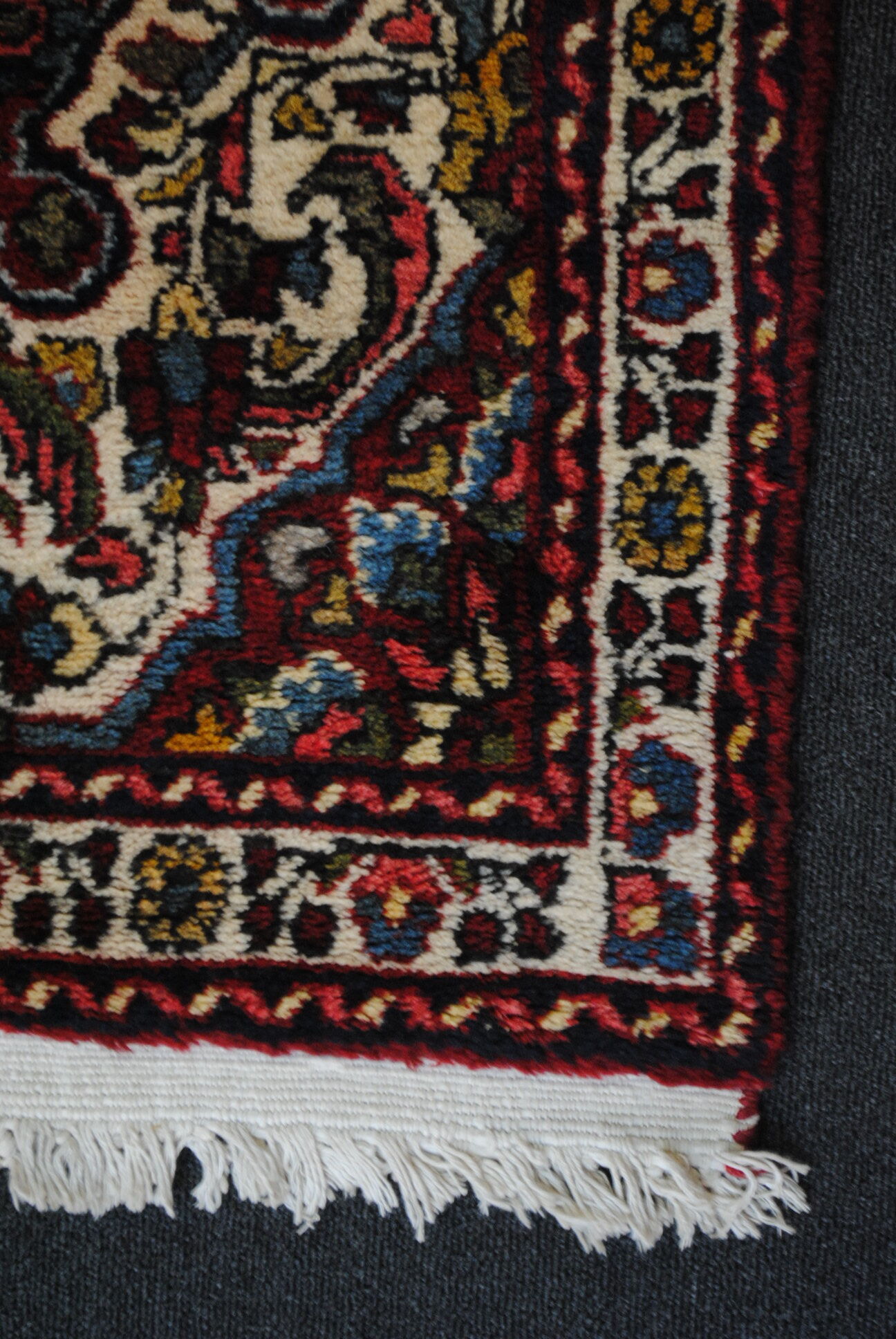 Persian rug authentic 147cmx110cm in perfect