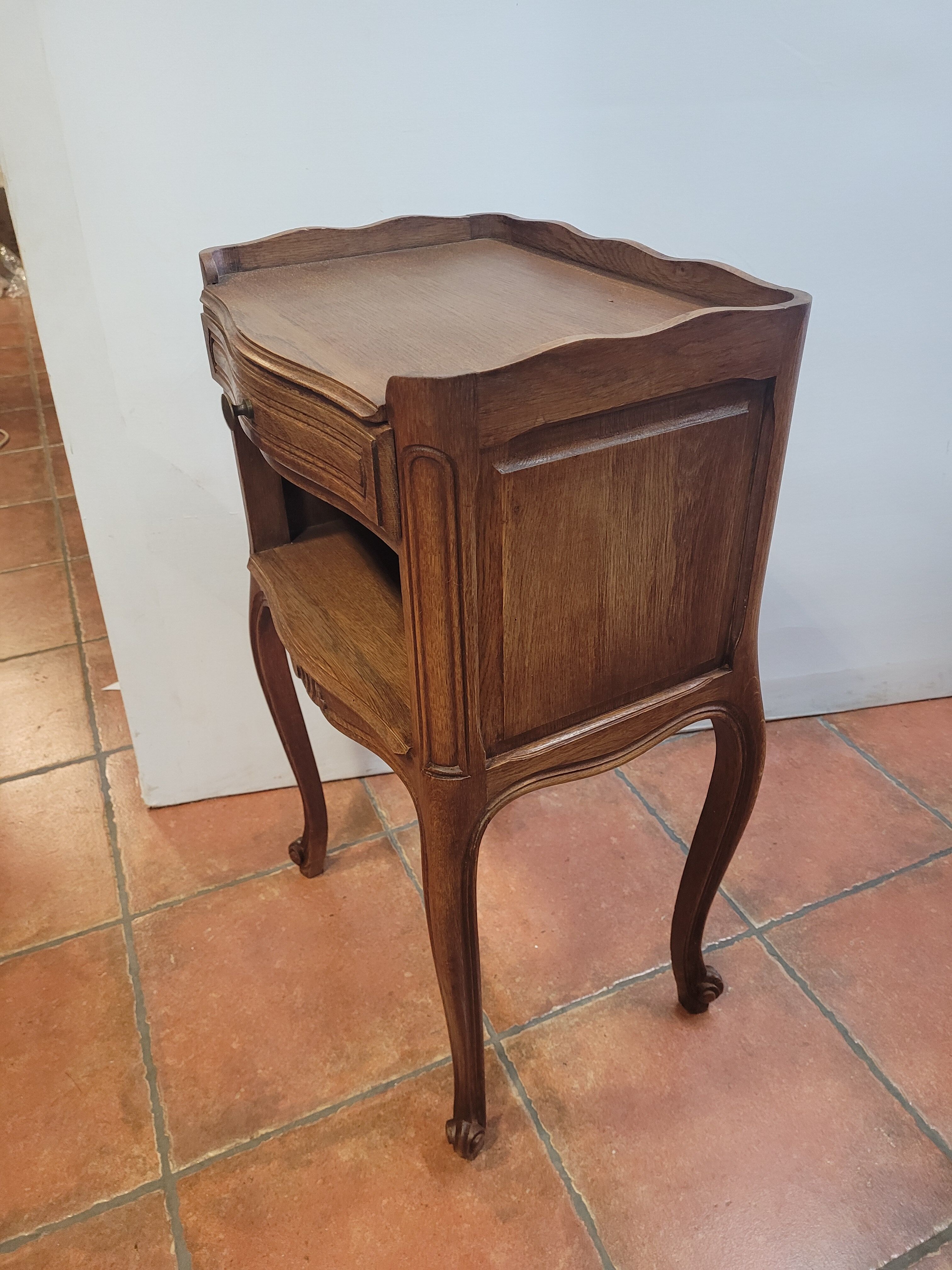 Louis XV oak bedside table with 1 drawer