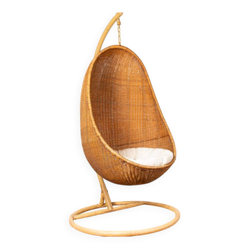 Fauteuil Danois en Rotin tressé, avec son portant en métal, Nana Ditzel.