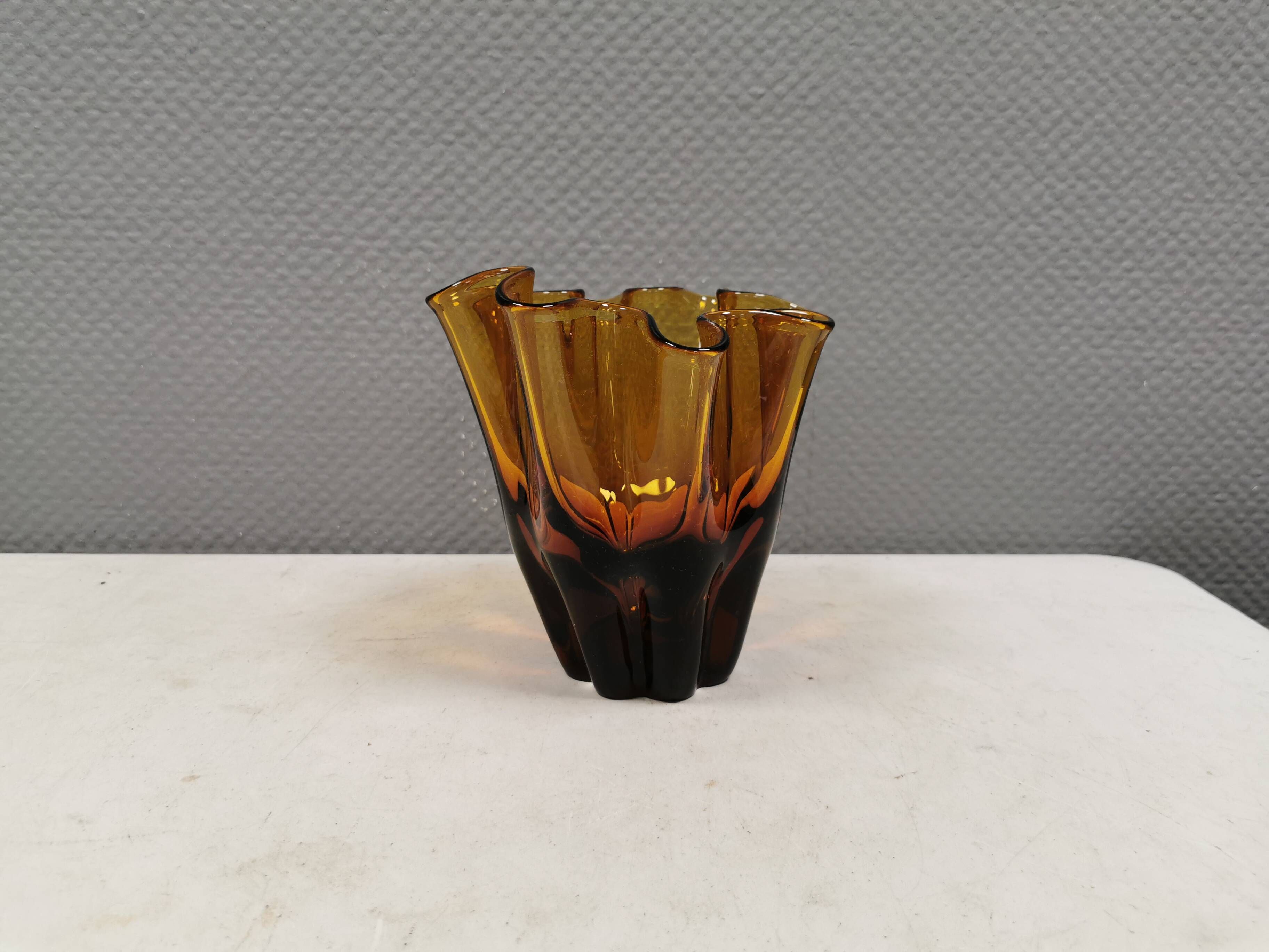 Beautiful ‘folded’ vase in amber-coloured glass. 1980-90s Finland
