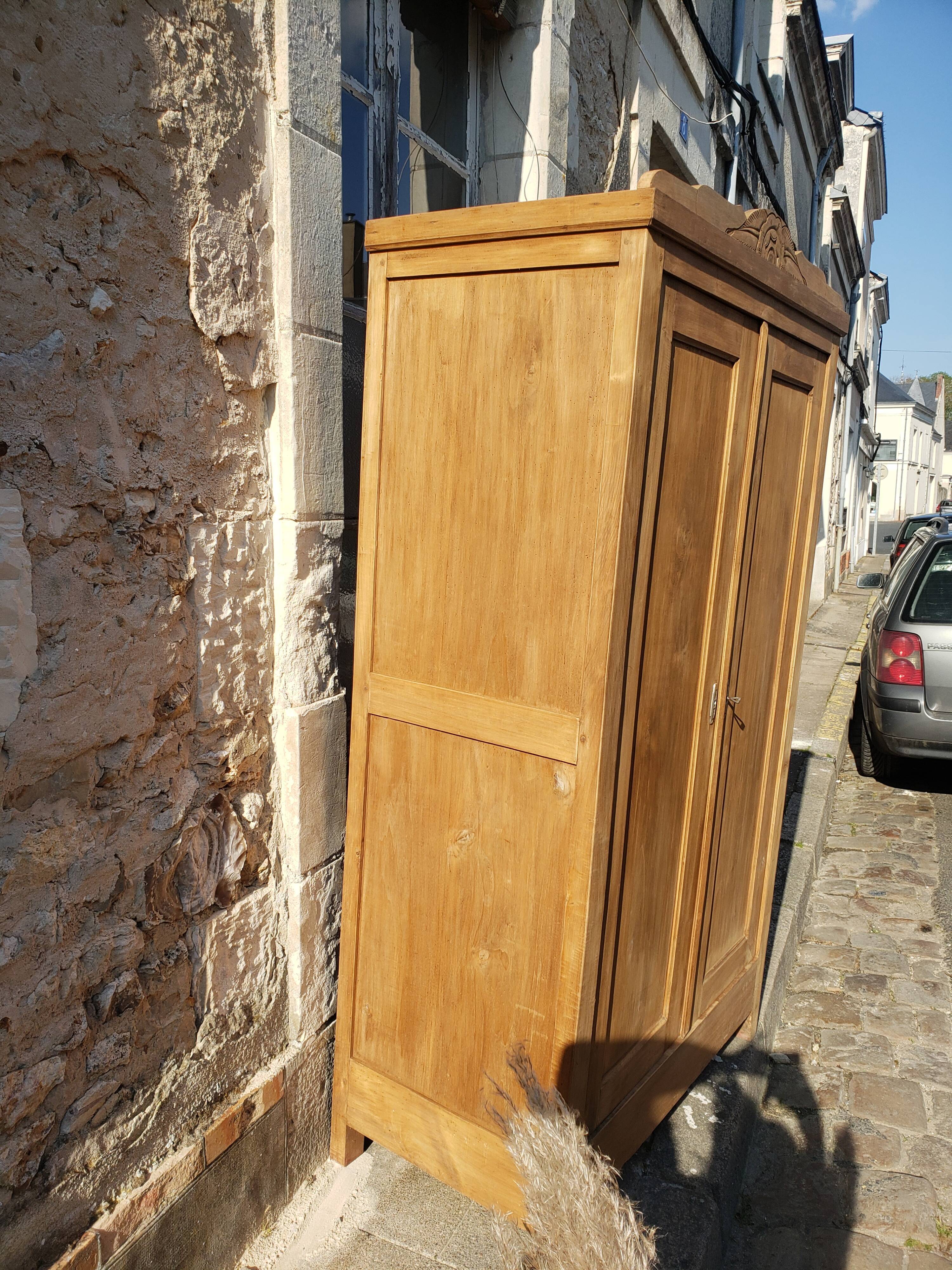Parisian cabinet art deco raw wood