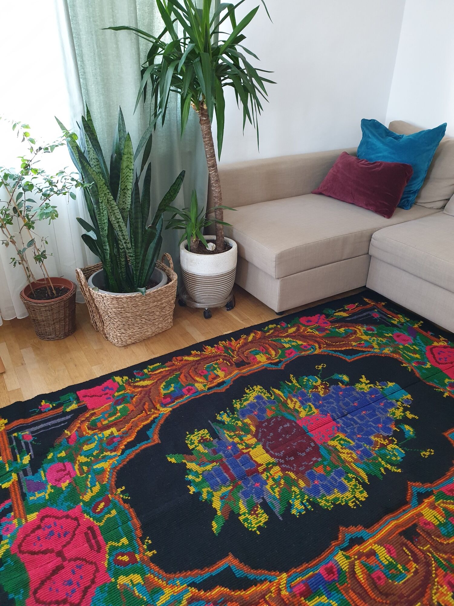 The bee rug, amazing vintage romanian wool rug, elegant romantic, bohemian design, rustic eclectic