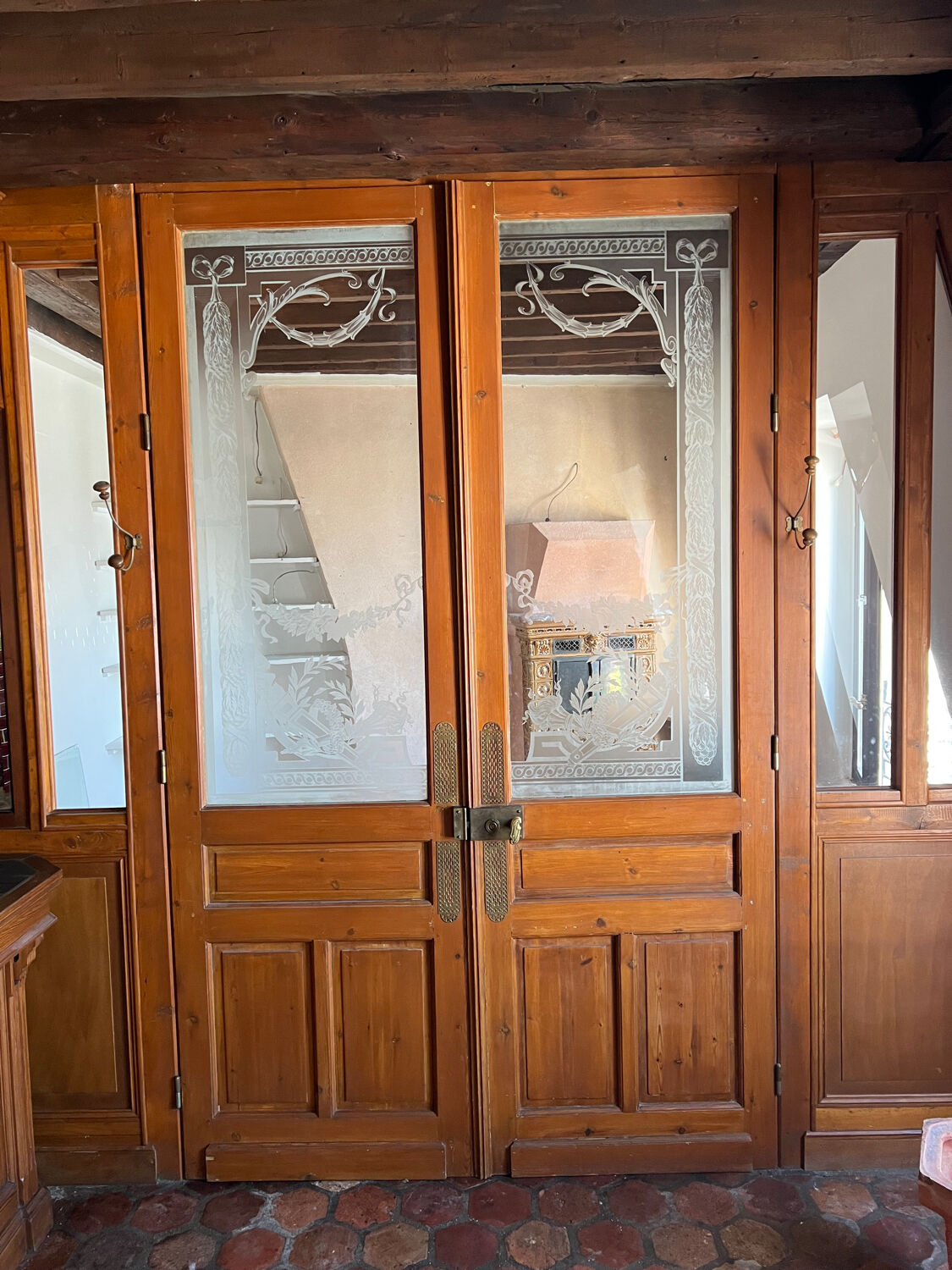 Pair of engraved glass doors