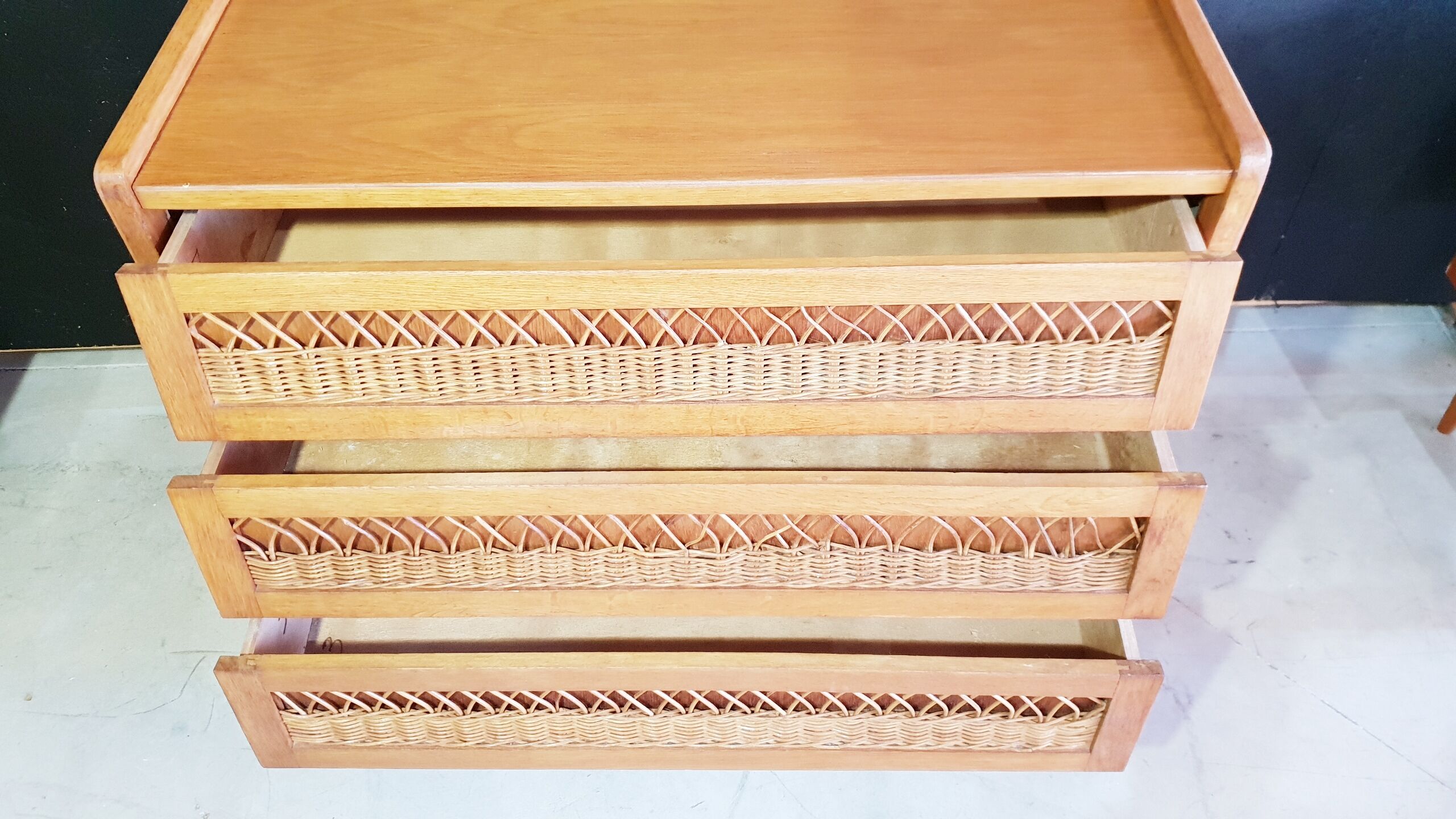 Vintage chest of drawers