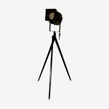 Cremer projector with tripod
