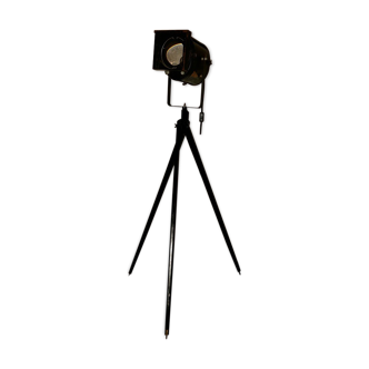 Cremer projector with tripod