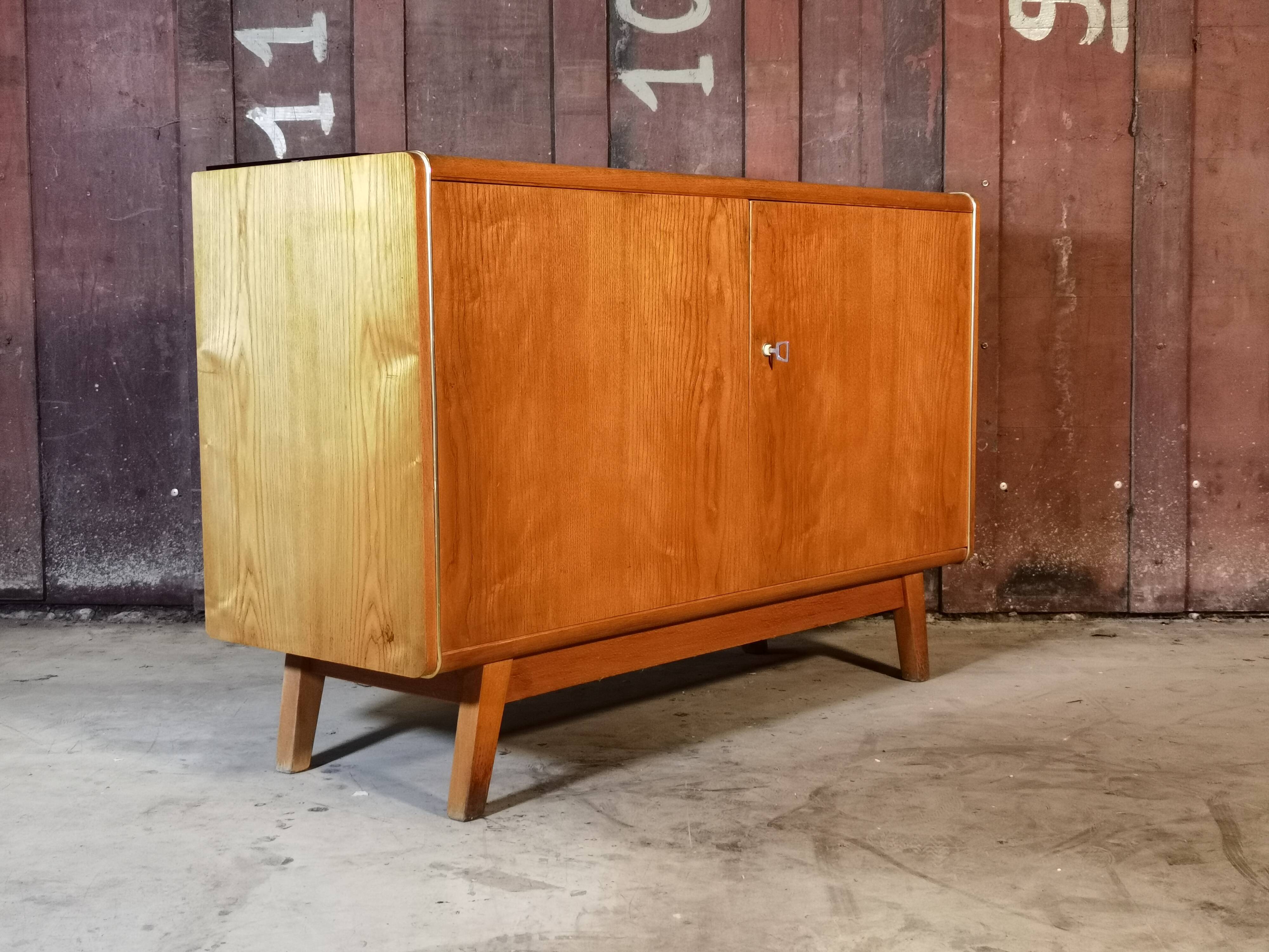 Buffet down by B. Landsman and H. Nepo-itek for Jitona Sobslav
