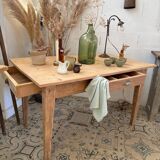 Farm table with 2 drawers