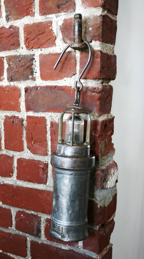 Lampe de mineur en métal