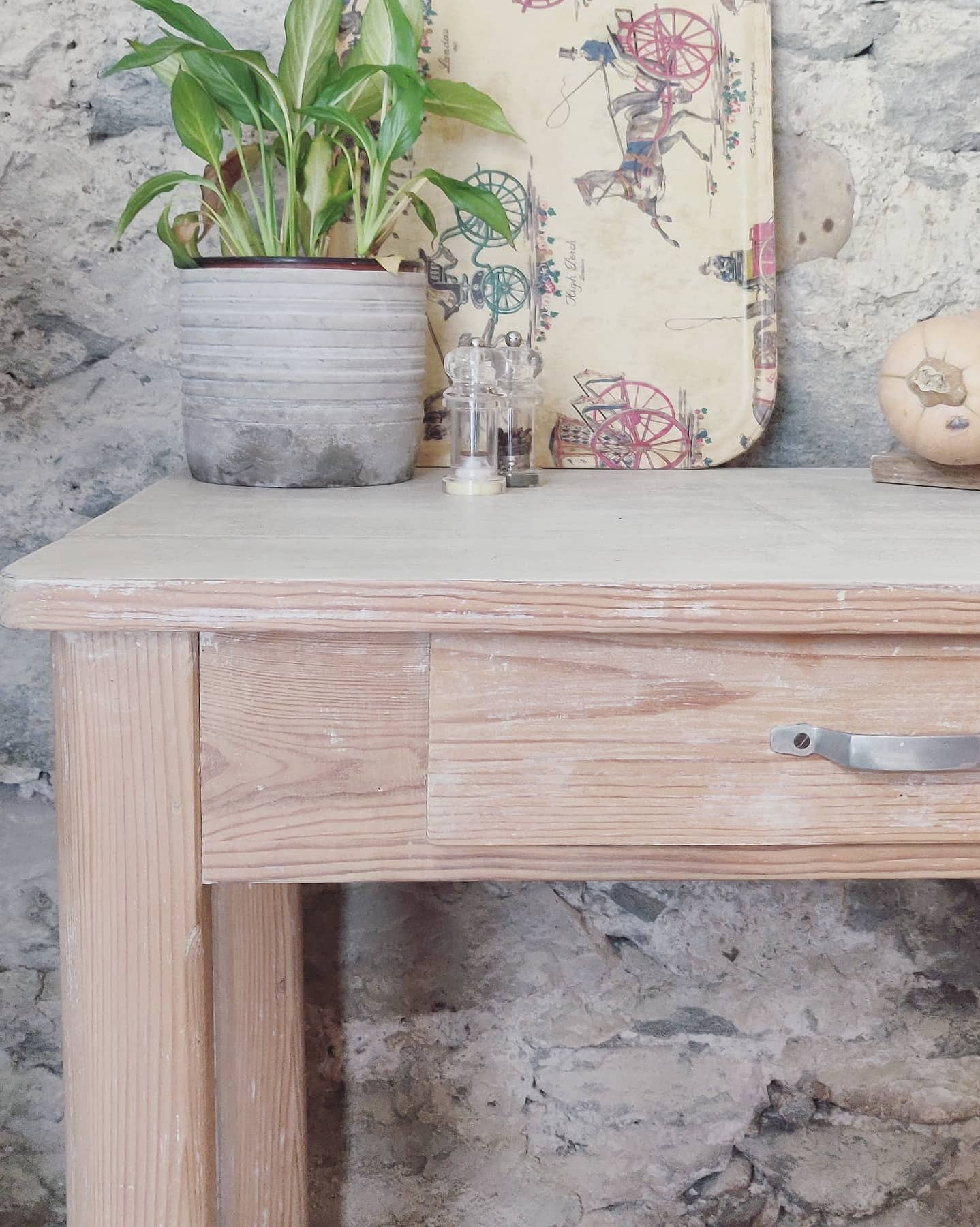 Farm table
