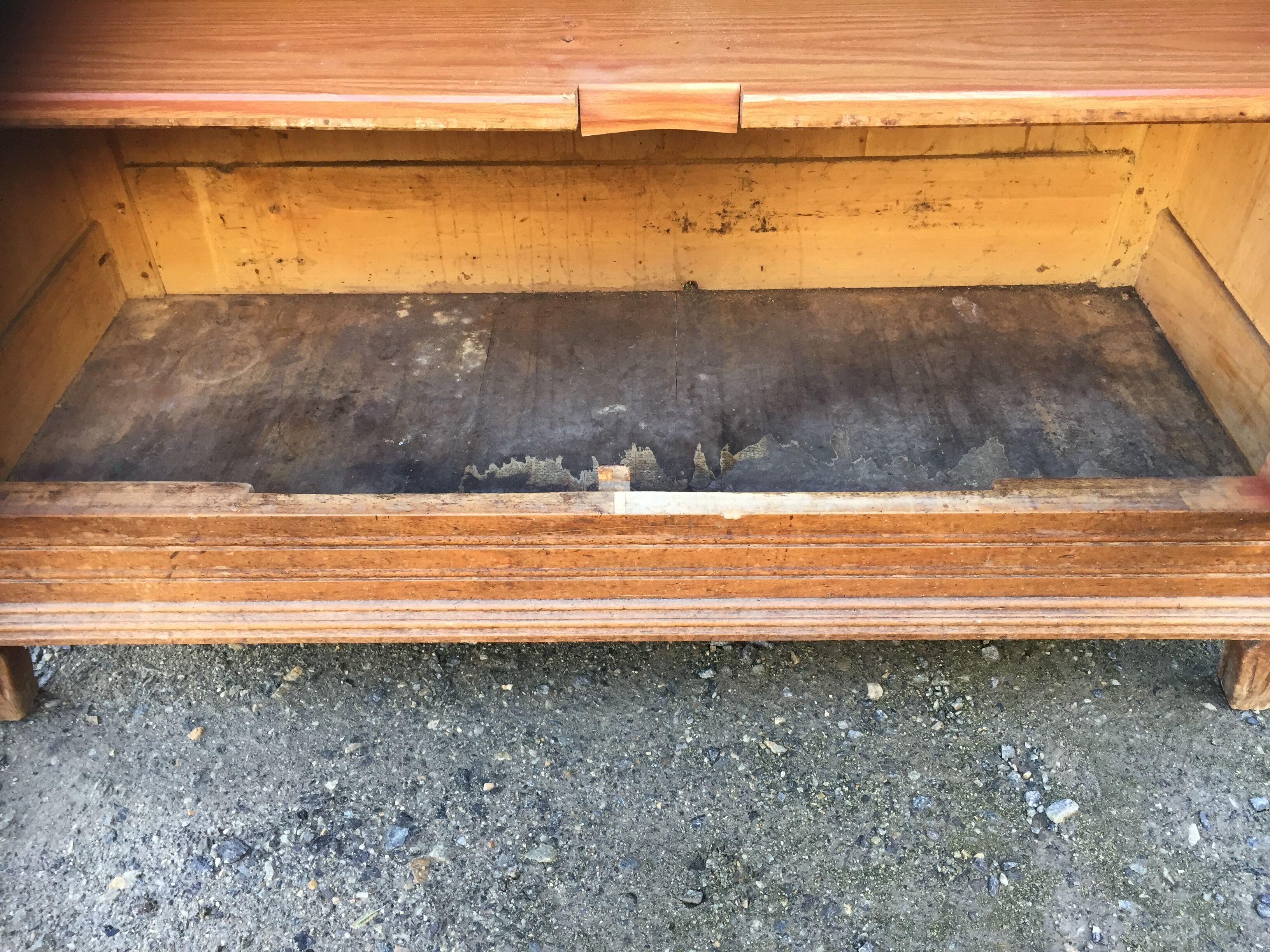 Vintage Parisian buffet with 2 bodies in white poplar wood